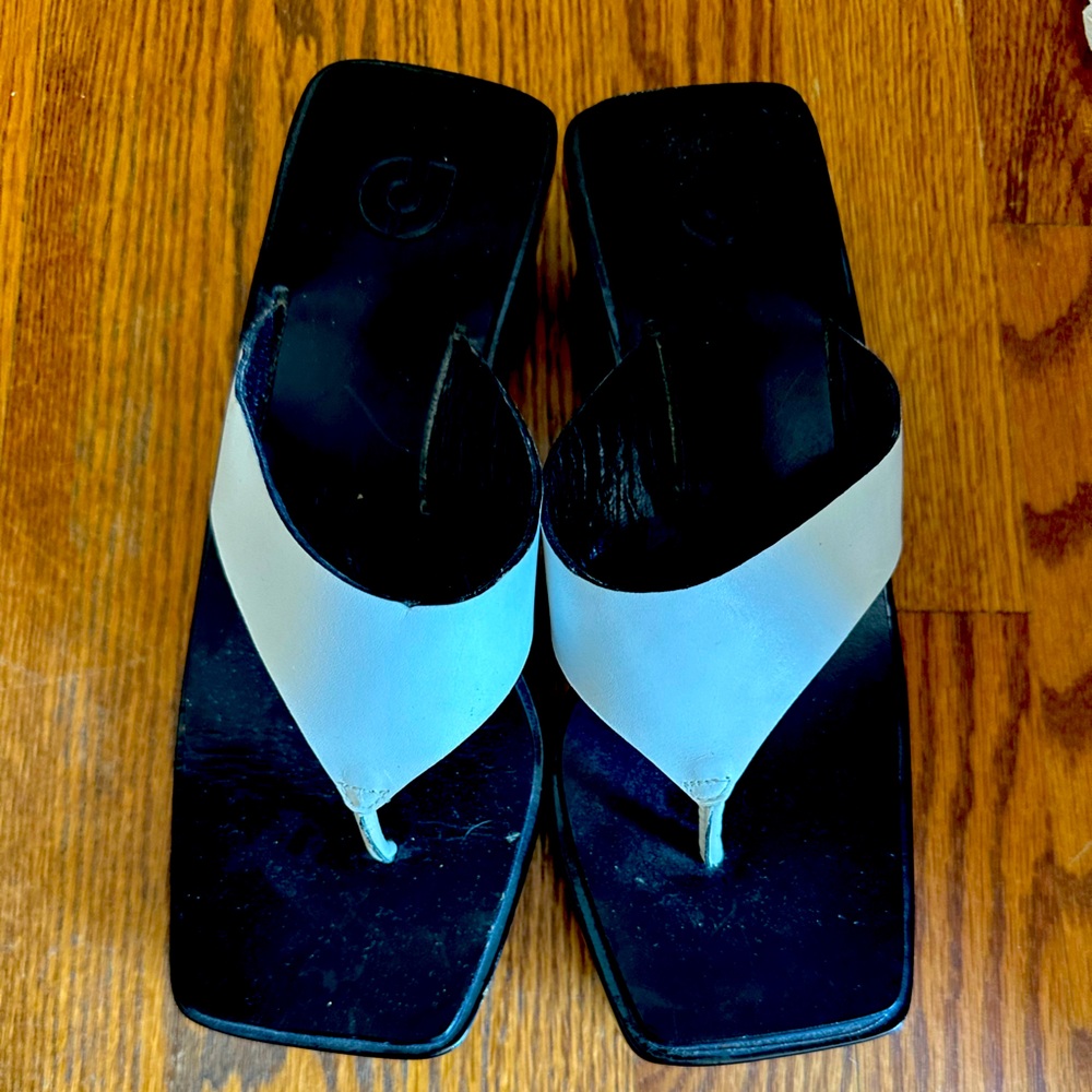EUC wooden sandals-size 6.5